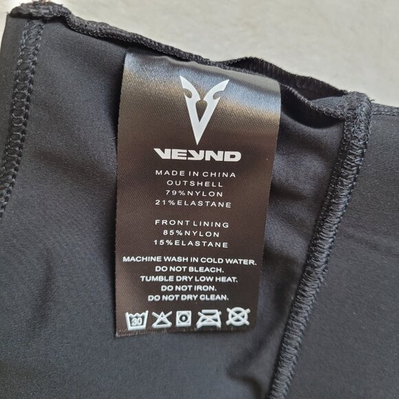 VEYND | V-Sculpt Graphic High Neck Sports Bra - Black - Picture 6 of 12